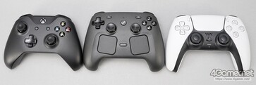 Controle Xbox, Steam Controller e Sony DualSense lado a lado