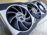 O RX 6800 poderia se tornar uma melhor compra neste período de férias. (Fonte de imagem: PCWorld)