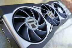 O RX 6800 poderia se tornar uma melhor compra neste período de férias. (Fonte de imagem: PCWorld)