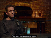 Glenn Howerton explicando seu modelo X (imagem: Sempre Sunny Podcast/YouTube)