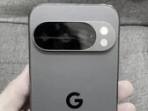 Apesar de sua suposta câmera teleobjetiva, o Pixel 10 ainda pode não ter muitos recursos encontrados no Pixel 10 Pro (Fonte da imagem: Mystic Leaks)