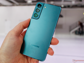 O Galaxy S22 é lançado com Android 12 e One UI 4.1. (Fonte de imagem: NotebookCheck)