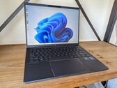 Análise do laptop HP Dragonfly G4: Pequenas atualizações em relação ao já excelente Dragonfly G3