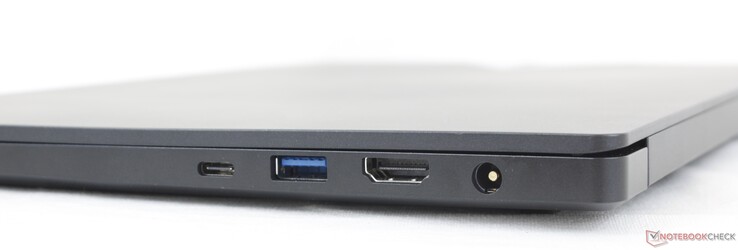 Certo: USB-C-C c/ Thunderbolt 4 + Power Delivery + DisplayPort, USB-A 3.0 Gen. 1, HDMI 2.0b, adaptador AC