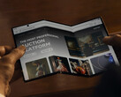 O primeiro smartphone triplo da Samsung carregará muito mais lentamente do que o Huawei Mate XT, na foto. (Fonte da imagem: Huawei)