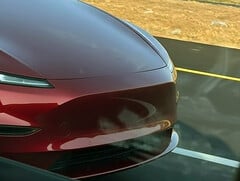 Tesla Model Y Standard renderizado na cor vermelha (Fonte da imagem: Moose/X)