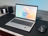 Análise do laptop HP EliteBook 645 G9: Um laptop de escritório compacto e robusto com potencial (não utilizado)