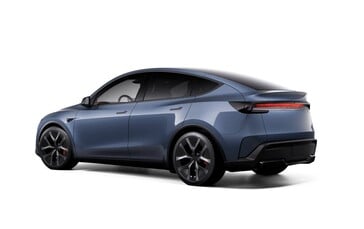 Modelo 3 em Frost Blue Metallic.