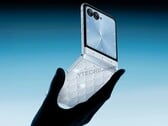 A Motorola aparentemente está trabalhando em um telefone flip com cristais Swarovski (Fonte da imagem: Ytechb)