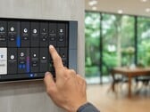 Os painéis de controle de casas inteligentes agora permitem o uso de vários painéis de controle.