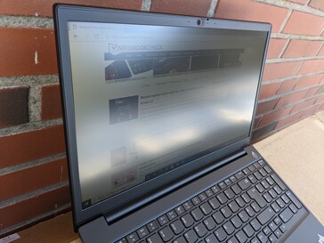 Lenovo ThinkPad E15 Gen 2 ao ar livre