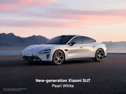 ... e o Xiaomi SU7 2026 em branco pérola.
