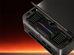 A tela flip-up do Machenike GTS esconde a iluminação RGB e as aberturas de resfriamento adicionais. (Fonte da imagem: Machenike)