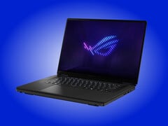 O ROG Zephyrus Duo (2026) GX651 se parece muito com outros notebooks para jogos de 16 polegadas em seu estado “padrão”.