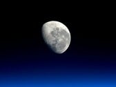 Uma imagem que mostra a Lua.