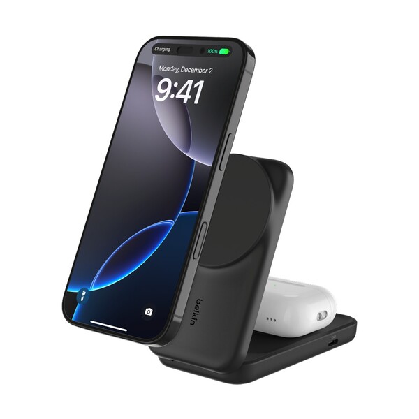 O carregador magnético 2 em 1 dobrável Belkin UltraCharge na cor preta. (Fonte da imagem: Belkin)