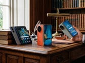 Uma comparação entre três smartphones dobráveis de última geração.