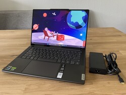 Em análise: Lenovo Yoga Pro 9i 14. Modelo de teste cortesia da Campuspoint.