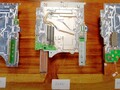 Placa principal do modelo PlayStation 5 1200 (meio) e seus predecessores (Fonte: Austin Evans no YouTube)