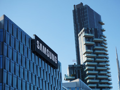 A Samsung afirma que sua nova tecnologia foi desenvolvida em parceria com a Medical AI. Foto - Logotipo da Samsung em um prédio. (Fonte da imagem: Babak Habibi no Unsplash)