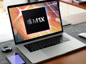O MacBook Pro 14 e MacBook Pro 16 estão agora disponíveis para chegar na janela de lançamento típica de outubro ou novembro do site Apple. (Fonte da imagem: Nathan da Silva - editado)