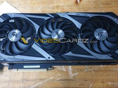 A ASUS ROG Strix GeForce RTX 3090 apresenta um design com ventilador triplo (Fonte de imagem: Videocardz)