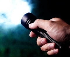 A nova lanterna TerraBeast tem um laser embutido (Fonte da imagem: TerraBeast)