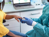 A precisão do oxímetro de pulso difere pela cor da pele, 'não confiável' para medir a verdadeira saturação de oxigênio em todos os casos de pneumonia COVID-19