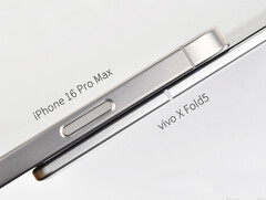 O Vivo X Fold5 parece ter cerca de 9,2 mm de espessura quando fechado. (Fonte da imagem: Vivo)