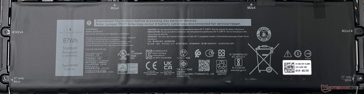 O Alienware x15 R2 continua com uma bateria de 87 WHr como seu predecessor