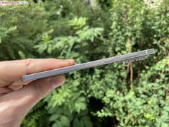 O smartphone ultrafino da Xiaomi, agora cancelado, teria desafiado o Galaxy S25 Edge (foto).