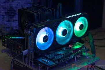 O KFA2 GeForce RTX 4070 EX Gamer durante o teste de emissão de ruído