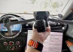 O Air 3S, na foto, será um drone muito maior do que o Neo, que pesa apenas 135 g. (Fonte da imagem: @OsitaLV via @JasperEllens)