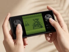 O GKD 350H Ultra possui uma frente totalmente em vidro.