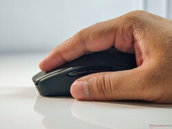 O HyperX Pulsefire Fuse Wireless é compatível com os estilos de empunhadura de palma e garra