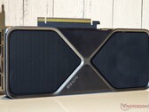 Os 24 GB de VRAM na RTX 5090 móvel podem ajudá-la a superar a RTX 5070 para desktop em resoluções e configurações gráficas mais altas (Fonte da imagem: Notebookcheck)