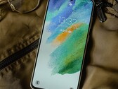 O Galaxy S21 FE estreou há um ano. (Fonte: GadgetMatch)