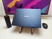 Eficiente em termos de energia, mas não particularmente rápido: O Core Ultra 5 322 no IdeaPad 5i 2 em 1 14