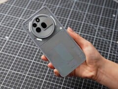 Em breve, a Nothing lançará um smartphone mais caro do que o Phone (3a) Pro mostrado na foto (Fonte da imagem: Google)
