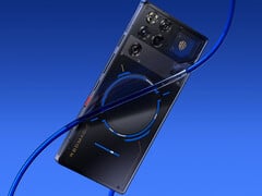 O RedMagic 11 Pro combina resfriamento ativo e líquido. Na foto: uma imagem promocional do telefone para jogos. (Fonte da imagem: Nubia)