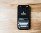 Smartphone exibindo o aplicativo DeepSeek na tela