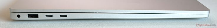 Esquerda: áudio de 3.5 mm, USB-A 3.2 Gen 1 (5 Gbit/s), 2x USB-C 4.0 com Thunderbolt 4 (40 Gbit/s, DisplayPort ALT Mode 2.1, Power Delivery 3.0)