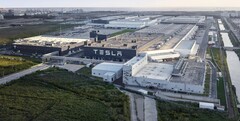 A Giga Shanghai da Tesla é, de longe, a instalação mais produtiva da Tesla e a empresa está buscando ampliar essa liderança. (Fonte da imagem: Tesla)