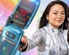 Uma imagem promocional de marketing do celular flip Commodore 8020 Callback