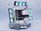 O mais recente gabinete de PC para jogos da InWin coloca o hardware em exibição (Fonte da imagem: InWin)