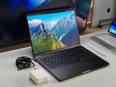 O próximo MacBook Pro OLED poderá ser significativamente mais leve, mas alguns fãs receiam concessões na autonomia da bateria, na refrigeração e nas portas.