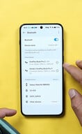 Tela de configurações de Bluetooth do OnePlus 15R mostrando dois pares de OnePlus Buds conectados simultaneamente, demonstrando o novo recurso de áudio duplo.