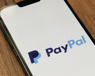 Os usuários do PayPal (logotipo na foto) agora podem fazer pagamentos instantâneos via ChatGPT (Fonte da imagem: Marques Thomas - Unsplash)