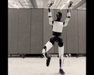 O Tesla Optimus exibe seus movimentos de dança para demonstrar a "inteligência incorporada". (Fonte da imagem: Tesla Optimus via X / anteriormente Twitter)