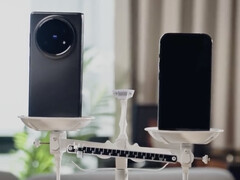 A Vivo afirmou que o X Fold5 pesará menos do que um iPhone popular, mas não especificado. (Fonte da imagem: Vivo)